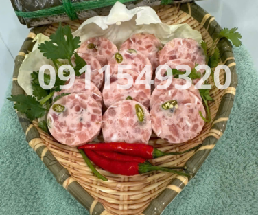 Sản xuất chả giò thủ  ngon tại xưởng Bình Chánh